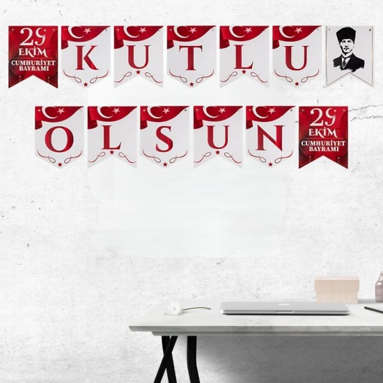 Toptan 29 Ekim zikzak banner: duvara asılı 1,90 metrelik KUTLU OLSUN yazılı Cumhuriyet Bayramı flamaları