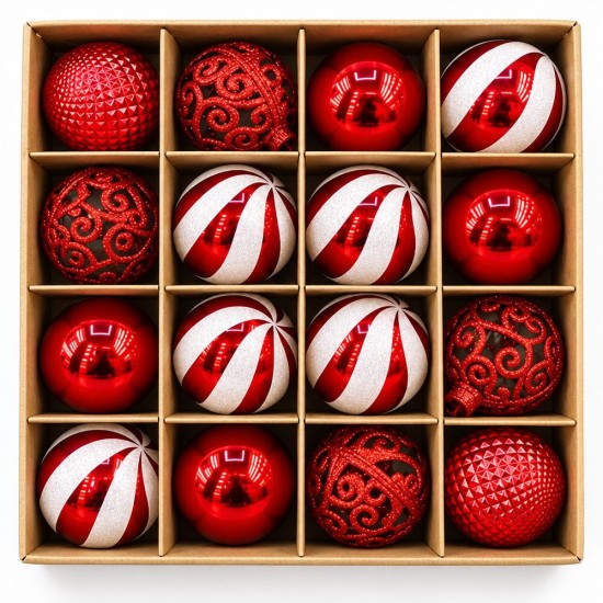 On altı bölmeli kraft kutuda kırmızı yılbaşı topları; ajurlu, kırmızı-beyaz şeker sargısı desenli, elmas kesim ve cilalı parlak modeller her biri kendi yuvasında