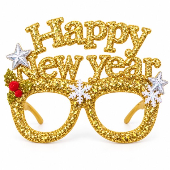 Happy New Year yazılı simli altın parti gözlüğü beyaz zemin üzerinde; yazı çerçevenin üstünde yükseliyor, yanlarda gümüş yıldız ve kar tanesi detayları