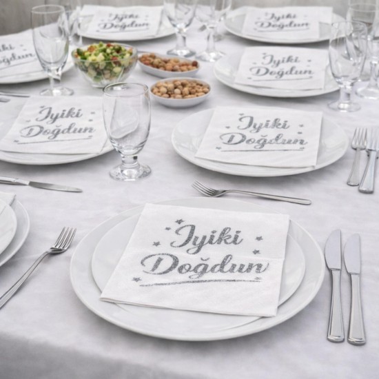 Toptan İyiki Doğdun Beyaz Gümüş Varaklı Peçete (16 Adet) Toptan İyiki Doğdun Beyaz Gümüş Varaklı Peçete (16 Adet)